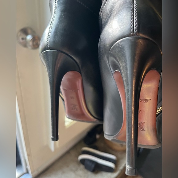 Louis Vuitton Leather and Suede High Boot - 37 - Picture 11 of 14